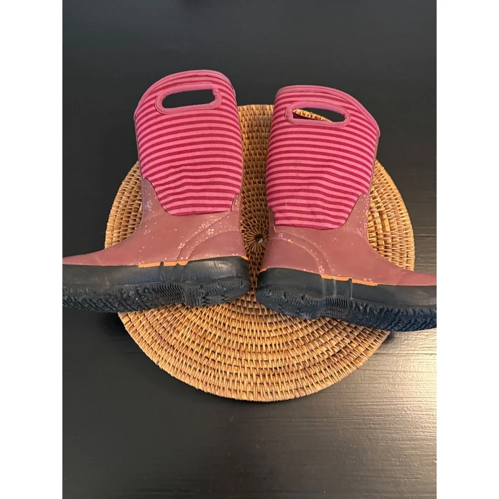 Bogs Classic Flower Stripe Youth Size 2 Pink‎ Waterproof Insulated Rain Boots